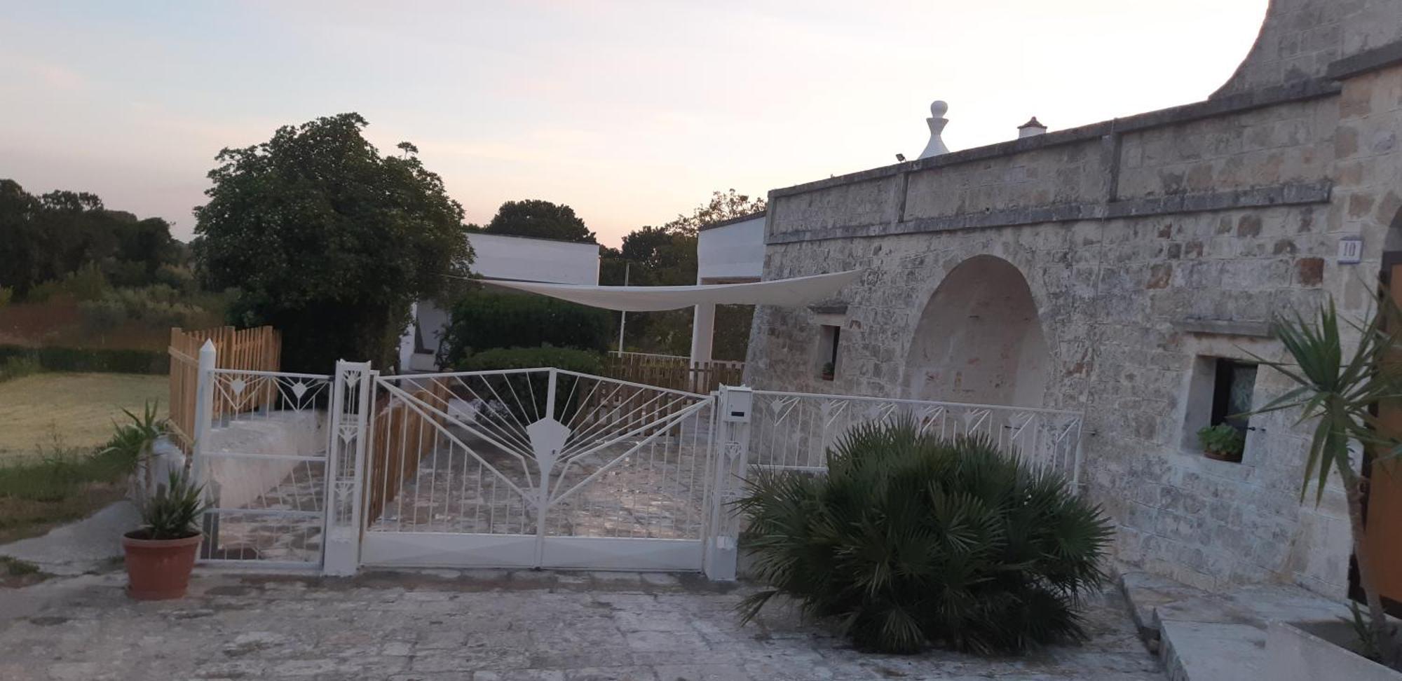 Valle D'Itria Trulli E Alcova Mikael 奇斯泰尼诺 外观 照片
