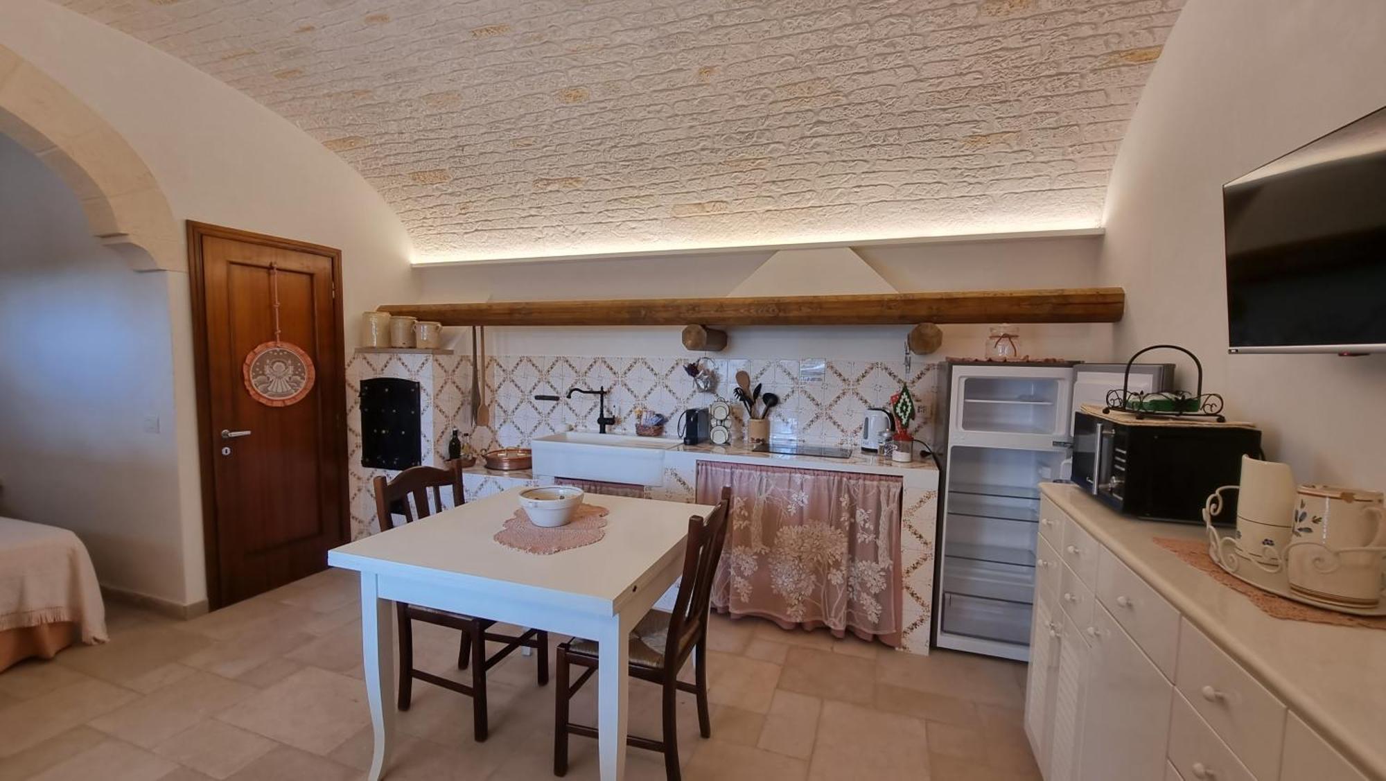 Valle D'Itria Trulli E Alcova Mikael 奇斯泰尼诺 外观 照片