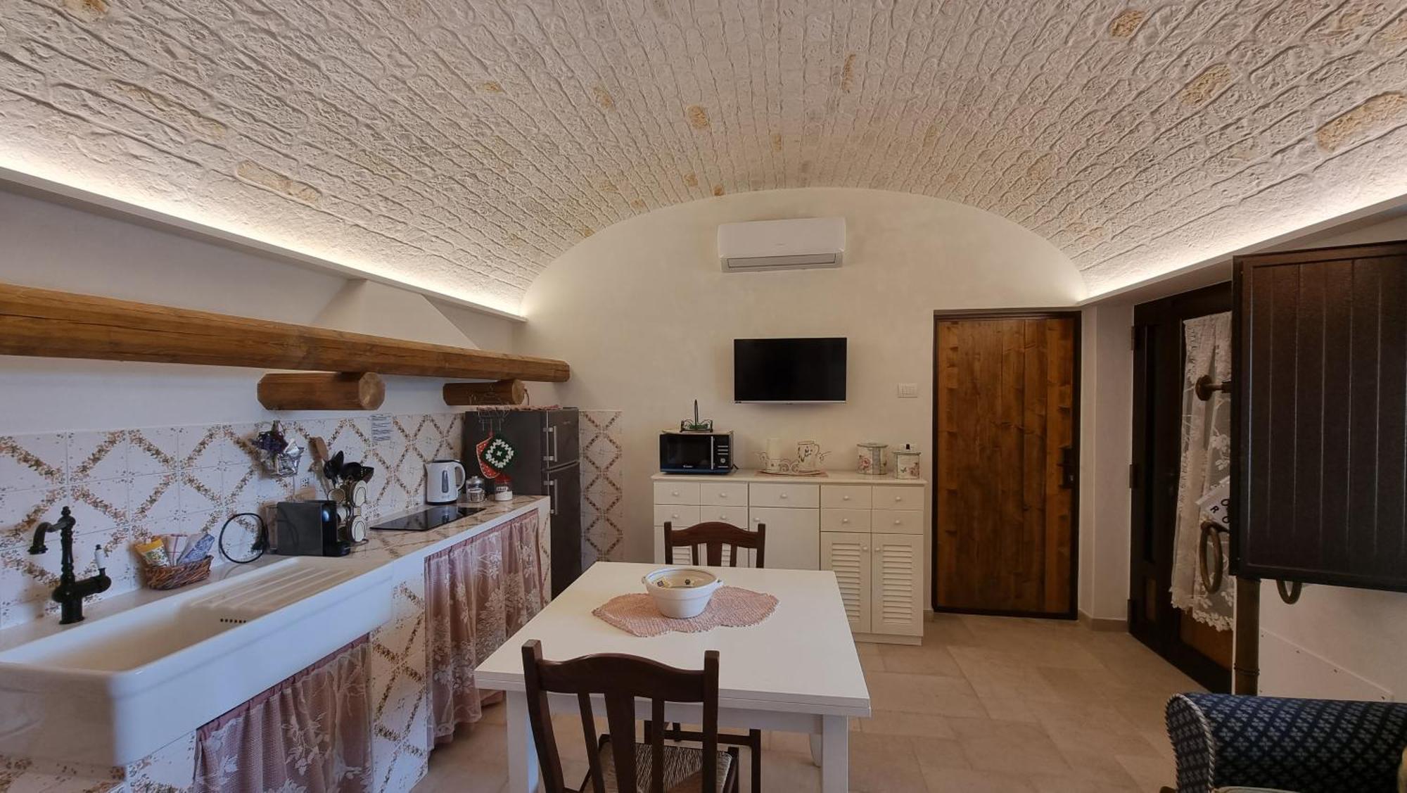 Valle D'Itria Trulli E Alcova Mikael 奇斯泰尼诺 外观 照片