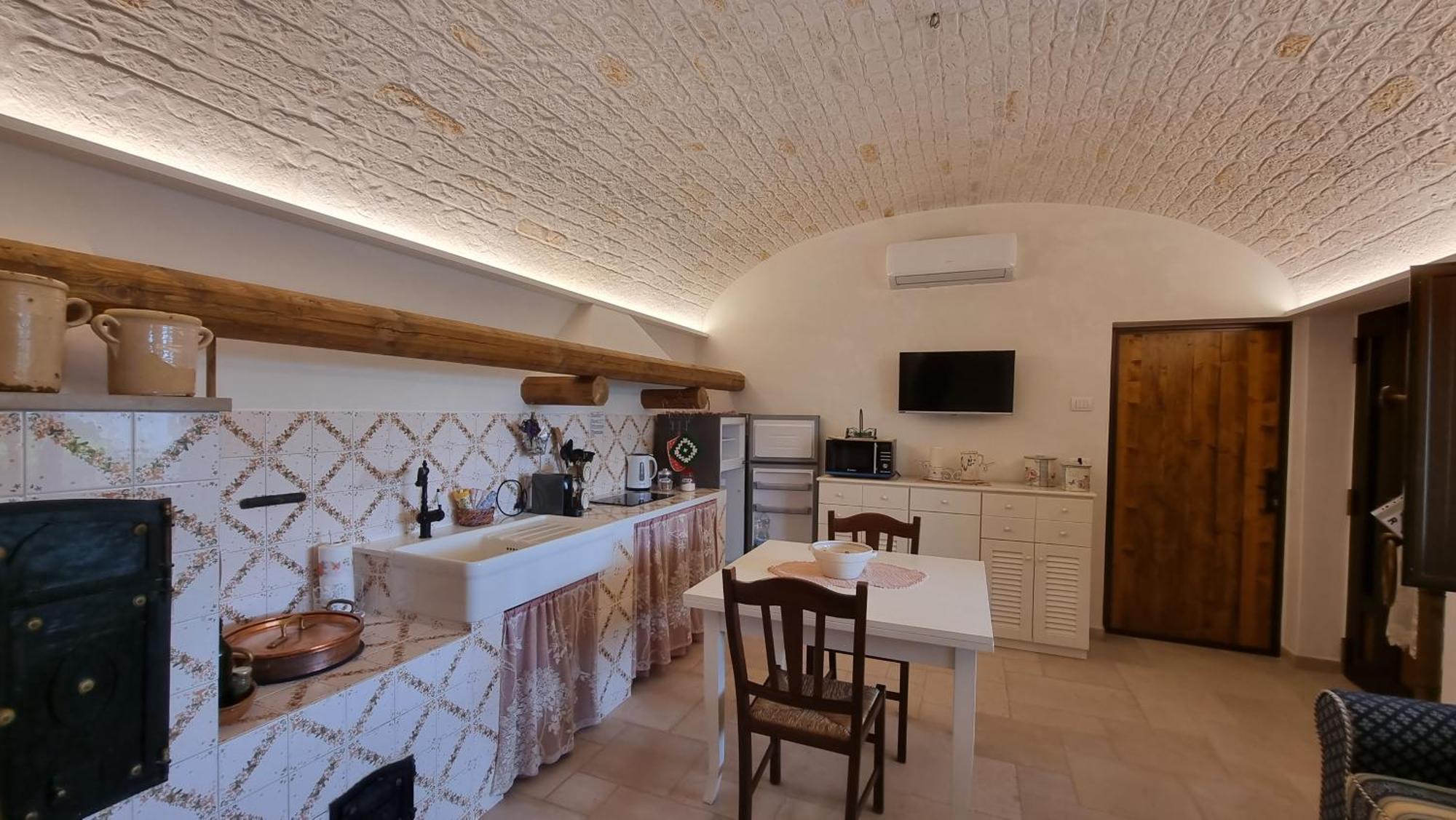Valle D'Itria Trulli E Alcova Mikael 奇斯泰尼诺 外观 照片
