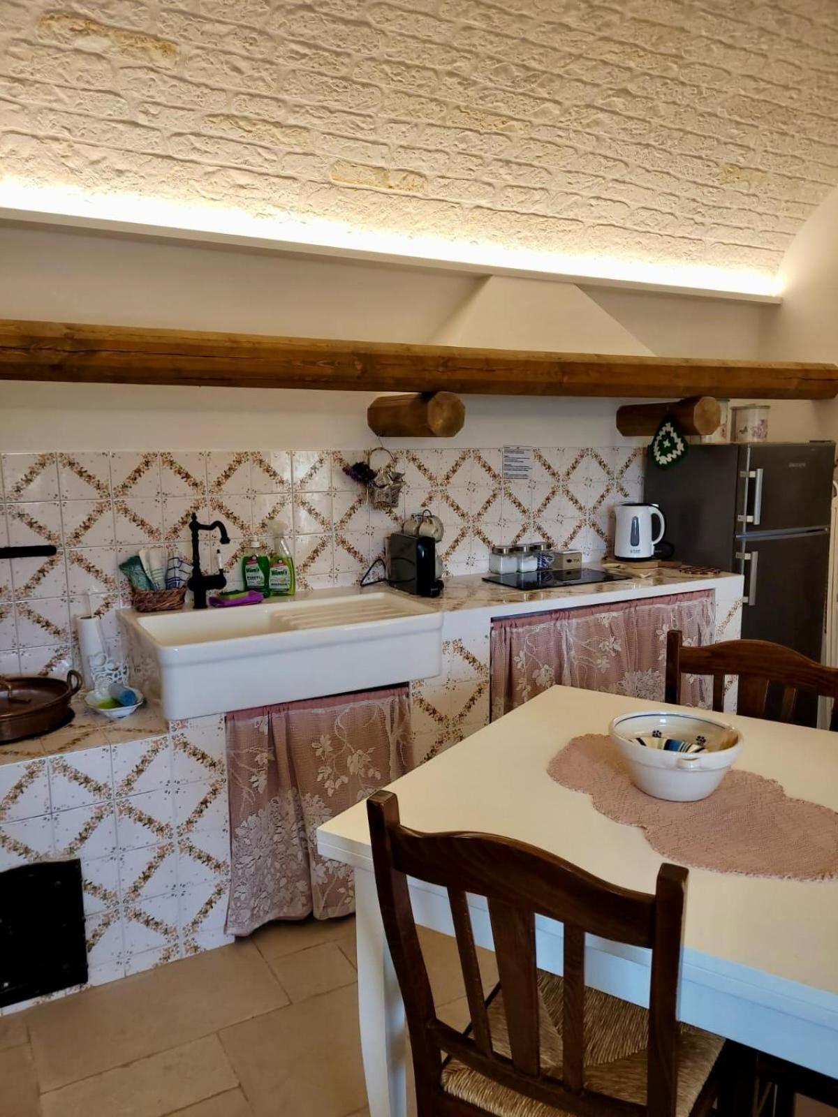 Valle D'Itria Trulli E Alcova Mikael 奇斯泰尼诺 外观 照片
