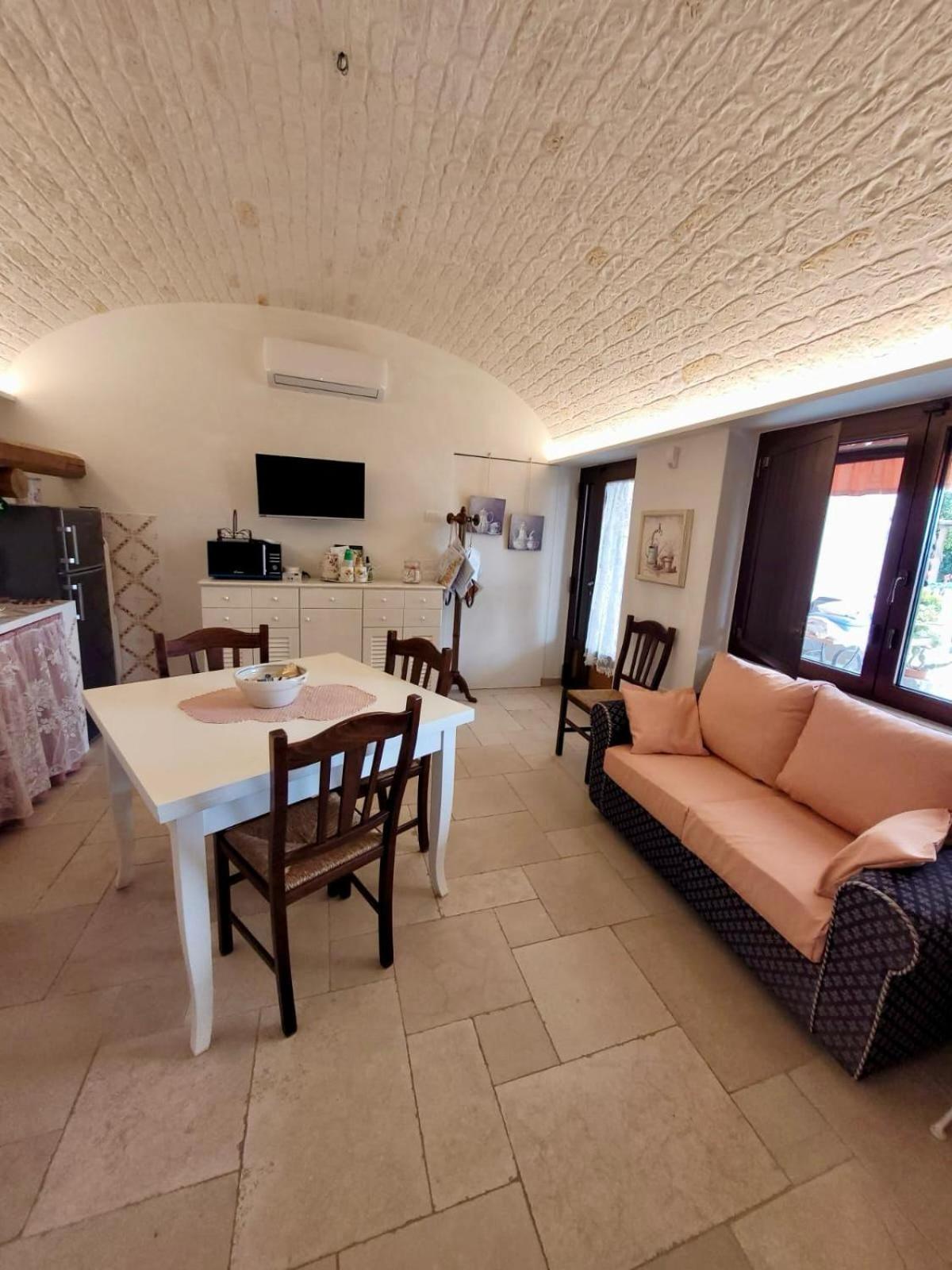 Valle D'Itria Trulli E Alcova Mikael 奇斯泰尼诺 外观 照片